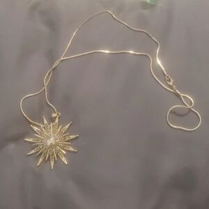 Rhinestone flower necklace